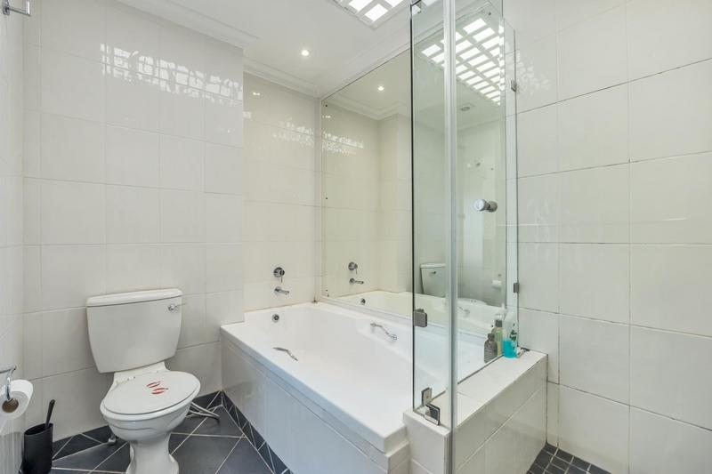 To Let 2 Bedroom Property for Rent in Sea Point Western Cape
